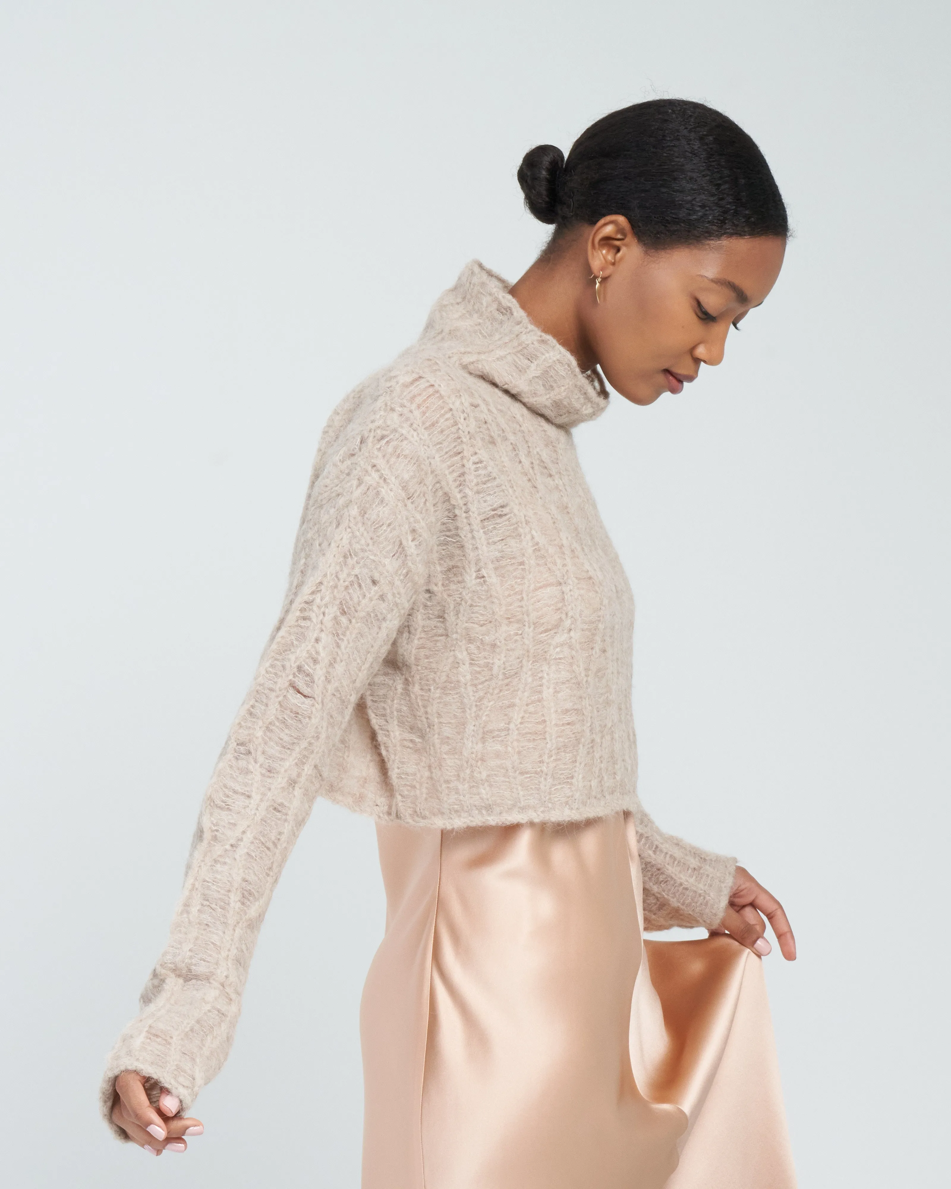 manos crop sweater - champagne